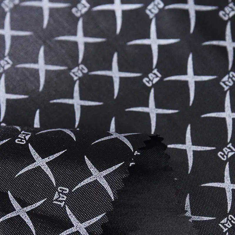 Hvordan skal man rengøre og vedligeholde poser lavet af nylon skummestof?
